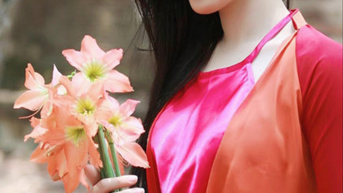 Hoa hậu Quỳnh Lisa gây chú ý với bộ ảnh giống diễn viên Diễm Hương