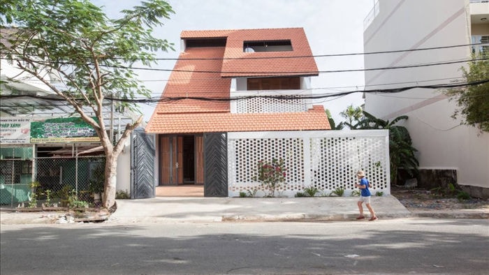 Nhà 3 tầng chỉ nhìn thấy mái “càng khám phá, càng bất ngờ” ở Sài Gòn - 2 Nhà 3 tầng chỉ nhìn thấy mái “càng khám phá, càng bất ngờ” ở Sài Gòn - 2