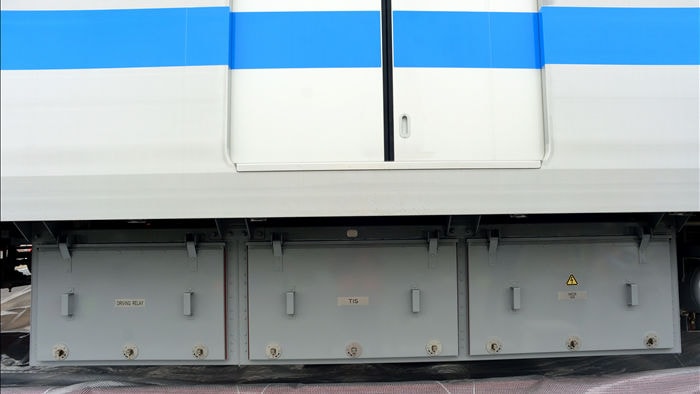 Lắp đặt toa tàu metro số 1 copy.jpg Lắp đặt toa tàu metro số 1 copy.jpg