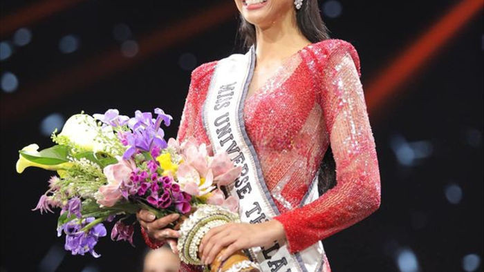 Nhan sắc ngọt ngào và gợi cảm của tân Hoa hậu Hoàn vũ Thái Lan - 13
