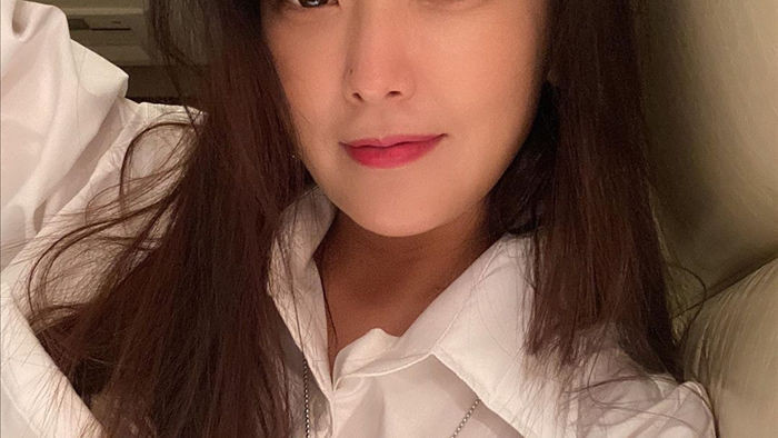 Ngưỡng mộ nhan sắc “không tuổi” của Kim Hee Sun ở tuổi 43 - 18