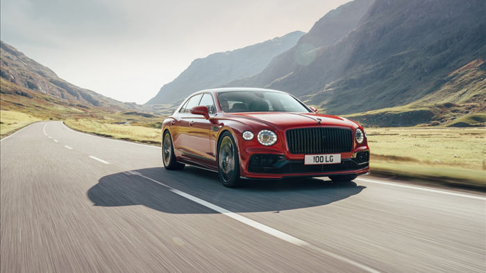 Việc ra mắt thêm phiên bản sử dụng động cơ V8 sẽ giúp Bentley dễ dàng tiếp cận với các thị trường đánh thuế cao vào những dòng xe có dung tích động cơ lớn tại châu Á.