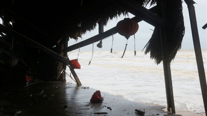 Sóng lớn uy hiếp bờ, resort trăm tỷ ở Hội An có nguy cơ bị nuốt chửng - 16