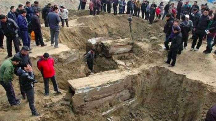 Khai quật mộ cổ Trung Quốc: Tử thi đột ngột biến dạng khiến các nhà khảo cổ khiếp sợ - Chuyện gì vậy? - Ảnh 2.