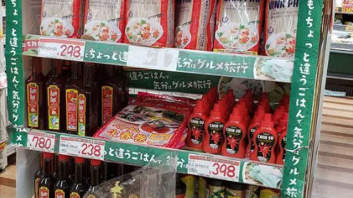 Mắm tôm xuất hiện 'sừng sững' trong cửa hàng bán lẻ hàng đầu của Nhật