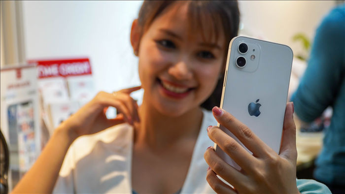 Trên tay iPhone 12 tại Việt Nam, giá từ 25 triệu đồng - 8