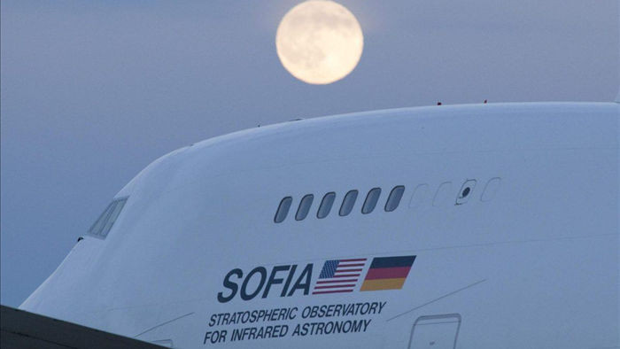 NASA sắp tiết lộ một “khám phá mới thú vị” về Mặt trăng - 1