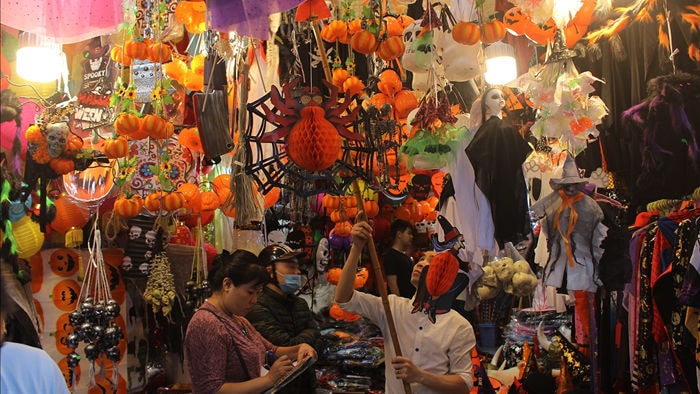 Độc chiêu bán hàng thần tốc mùa Halloween: Càng rùng rợn, càng hút khách - 11