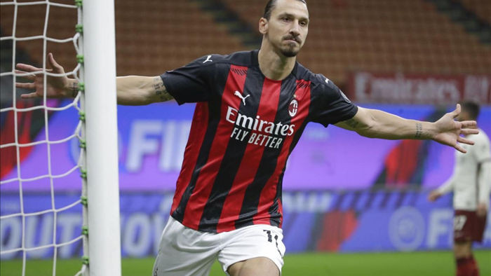 Ibrahimovic ghi 2 bàn cho Milan ở trận đấu này. (Ảnh: Getty).
