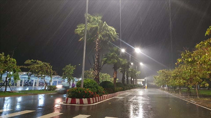 Bão số 9: Đà Nẵng, Quảng Nam, Quảng Ngãi bắt đầu có mưa to