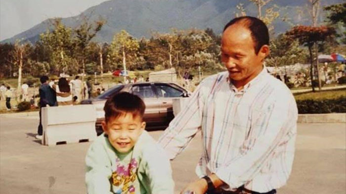 Con trai HLV Park Hang Seo đăng ảnh lúc trẻ của bố - 1