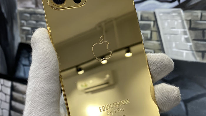 Trên tay iPhone 12 Pro mạ vàng, giá 160 triệu đồng tại Việt Nam - 2