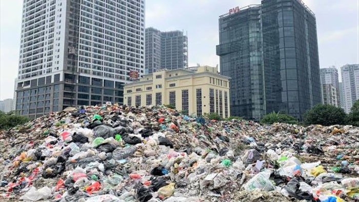 Dân chặn xe vào bãi rác Nam Sơn: Sở Xây dựng Hà Nội đề xuất phương án xử lý - 1