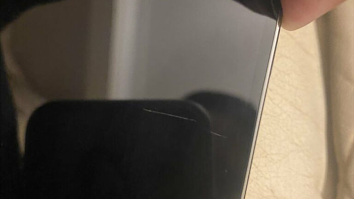 Trang bị mặt kính siêu bền, màn hình iPhone 12 vẫn dễ bị trầy xước - 3