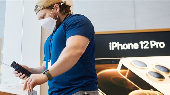 iPhone 12 Pro đắt hàng ngoài dự kiến, thời gian giao máy bị trễ