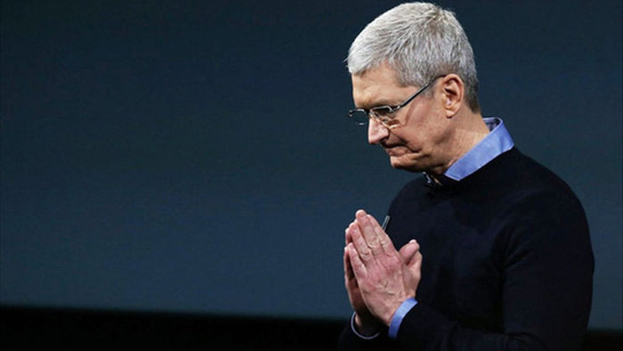  Doanh thu từ iPhone gây thất vọng, giá cổ phiếu Apple lao dốc - Ảnh 1.