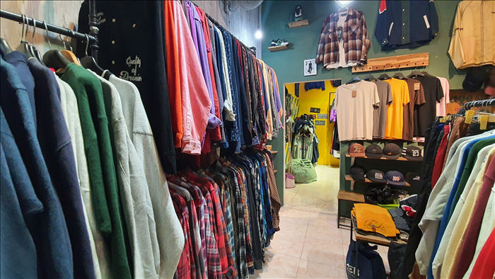 Chán hàng Quảng Châu, giới trẻ săn mua quần áo hàng hiệu cũ - 1