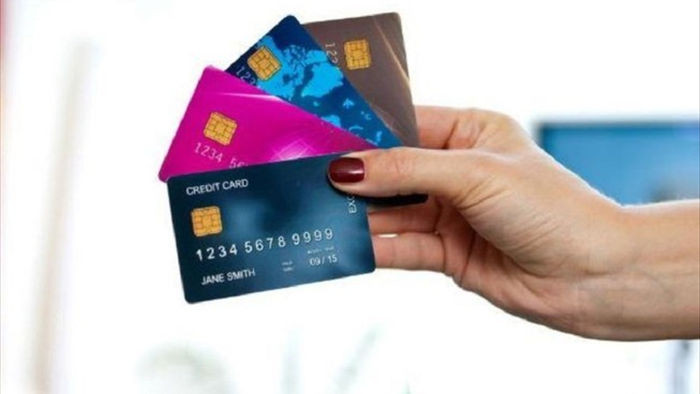 Xài thẻ tín dụng 500 triệu bị kiện đòi 3,6 tỷ đồng