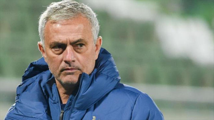 HLV Jose Mourinho: 'Vài chiến thắng không thể đưa tôi lên cung trăng' - 1