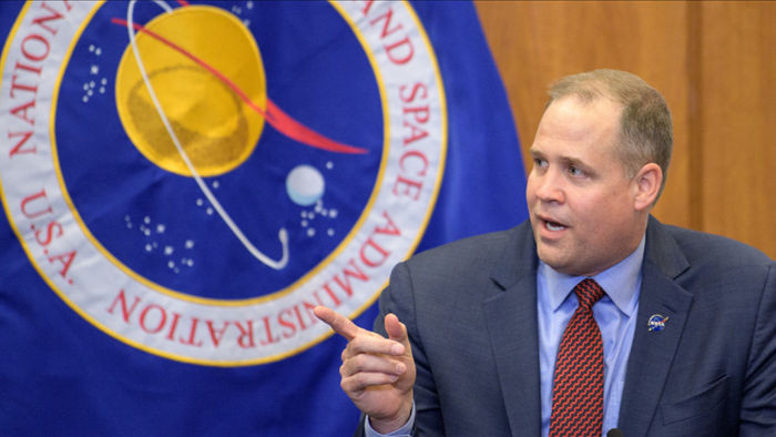 Giám đốc NASA muốn từ chức nếu Biden đắc cử Tổng thống Mỹ - Ảnh 1.