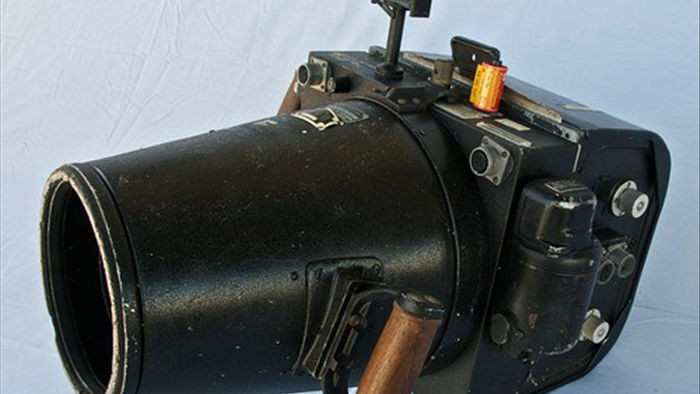 Chiếc camera khổng lồ như ... súng đại bác thời Thế Chiến II - 1
