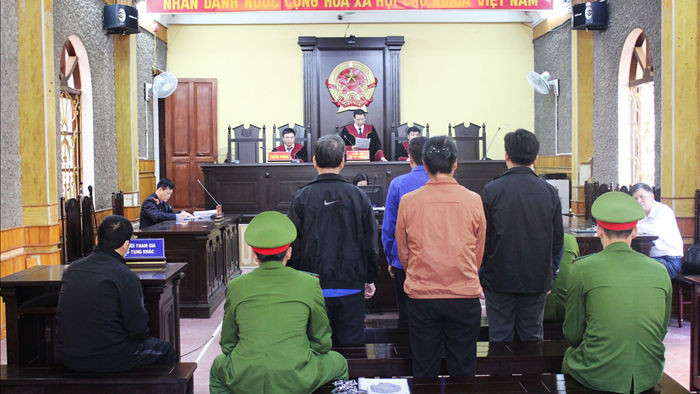  Y án với các bị cáo trong vụ gian lận thi cử ở Sơn La - 1