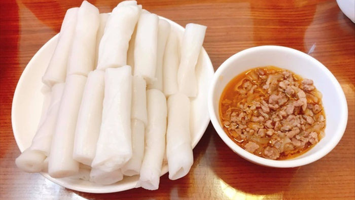 Độc lạ đặc sản bánh 'gật gù', thực khách ăn theo cân ở Quảng Ninh