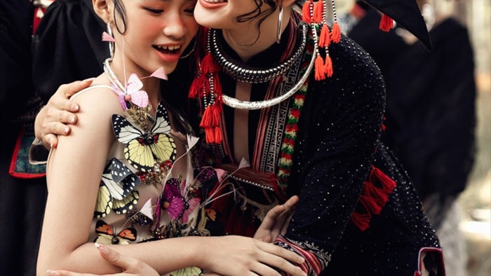 Thúy Ngân vẫn diện giày cao gót khủng dù đã sở hữu chiều cao 1m70, khoe thần thái ấn tượng giữa núi rừng - Ảnh 8. Thúy Ngân vẫn diện giày cao gót khủng dù đã sở hữu chiều cao 1m70, khoe thần thái ấn tượng giữa núi rừng - Ảnh 8.