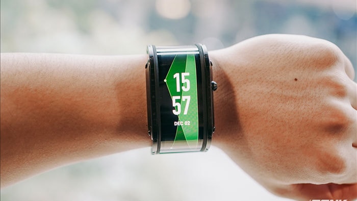 Trên tay Nubia Watch: Smartwatch màn hình uốn dẻo siêu dị không dành cho người bình thường - Ảnh 13. Trên tay Nubia Watch: Smartwatch màn hình uốn dẻo siêu dị không dành cho người bình thường - Ảnh 13.