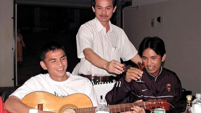 Nhà báo Thái Lan kể về lần đầu Kiatisuk đến với đội bóng của bầu Đức - 1