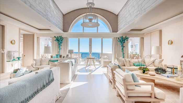 Căn penthouse xa hoa ngắm trọn view biển giá 20 triệu USD của tỷ phú Canada - 4