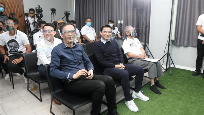 HLV Kiatisuk mở học viện bóng đá, sẵn sàng rời Thái Lan để sang HA Gia Lai - 2