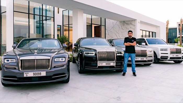 Tỷ phú 29 tuổi sở hữu dàn siêu xe Rolls-Royce biển số VIP - 1