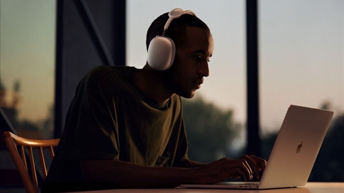 Dân mạng Trung Quốc chế nhạo AirPods Max: Nó có chữa được bệnh điếc không? - Ảnh 1. Dân mạng Trung Quốc chế nhạo AirPods Max: Nó có chữa được bệnh điếc không? - Ảnh 1.