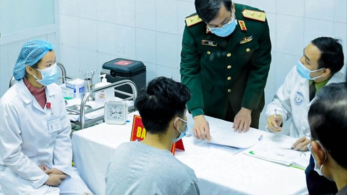 Vắc xin Covid-19 được tiêm trên người: Việt Nam bước vào cuộc chiến mới - 1 Vắc xin Covid-19 được tiêm trên người: Việt Nam bước vào cuộc chiến mới - 1