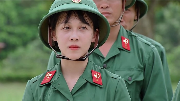Loạt hình ít son phấn của dàn mỹ nhân Sao Nhập Ngũ: Khánh Vân đáng yêu và tự tin, Kỳ Duyên khó để lộ sơ hở - Ảnh 4. Loạt hình ít son phấn của dàn mỹ nhân Sao Nhập Ngũ: Khánh Vân đáng yêu và tự tin, Kỳ Duyên khó để lộ sơ hở - Ảnh 4.