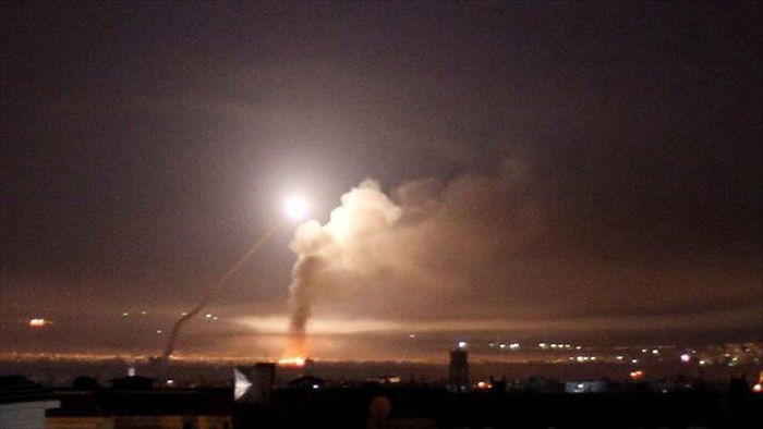 Tên lửa bay tới tấp trên bầu trời Syria, Damascus tố Israel là thủ phạm - 1