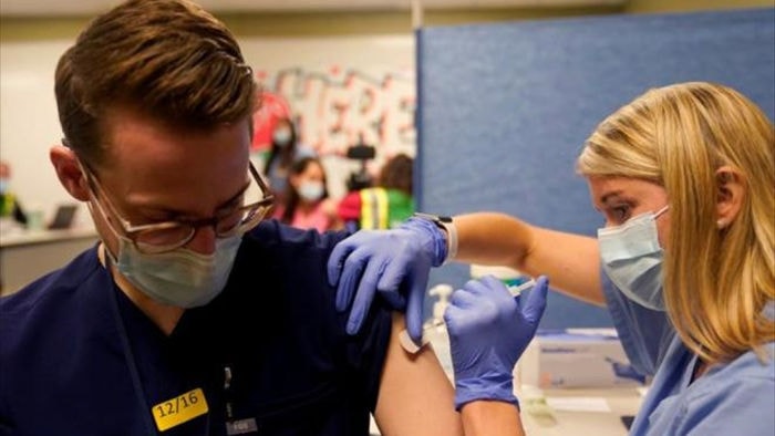 Mỹ sẽ hoàn thành tiêm vaccine COVID-19 cho toàn dân vào tháng 6 - 1