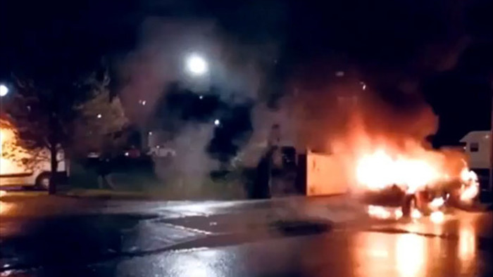 Bạo loạn bùng phát dịp năm mới, hàng chục ôtô bị đốt phá ở Pháp