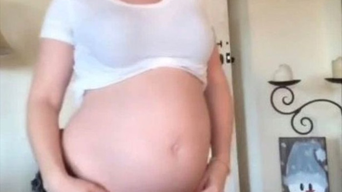 Bà bầu mang song thai, 10 ngày sau nhận tin có thêm thai thứ 3 theo cách hiếm gặp - 1