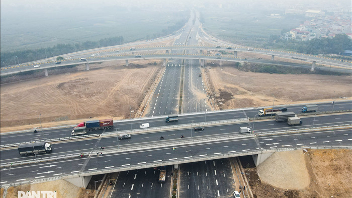 Toàn cảnh nút giao cao tốc hơn 400 tỷ ở Hà Nội trước ngày thông xe - 1