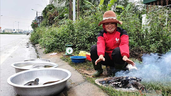 Rét 'cắt da cắt thịt', người dân ở Nghệ An đốt lửa chống chọi