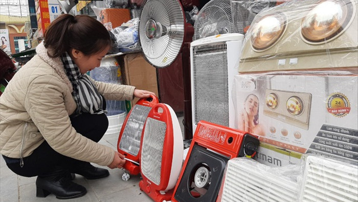 Nghệ An: Lạnh kỷ lục, thiết bị sưởi cháy hàng - 1