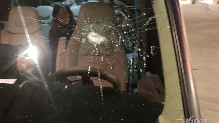 Hàng loạt ô tô bị ném đá vỡ kính trên cao tốc Lạng Sơn – Bắc Giang