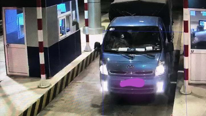 Hàng loạt ô tô bị ném đá vỡ kính trên cao tốc Lạng Sơn – Bắc Giang
