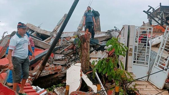 Động đất rung chuyển Indonesia, hàng chục người thương vong