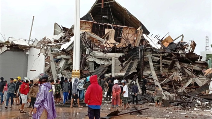Indonesia: Động đất san phẳng bệnh viện và nhà dân, ít nhất 26 người chết - 1