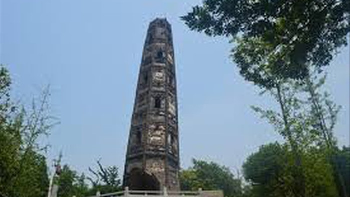 Tòa tháp nghiêng vẹo 7 độ, chân tháp bị phá hủy, nhưng tồn tại 1.000 năm - 2