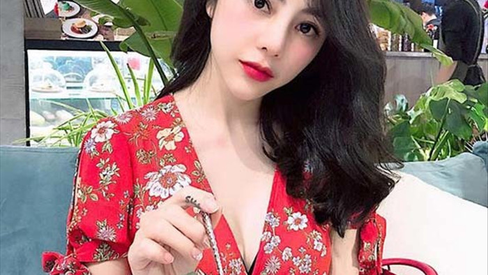 MC Bạch Lan Phương - bạn gái hơn 6 tuổi của Huỳnh Anh mặc gợi cảm