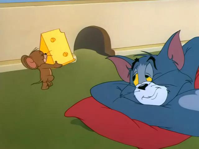 Prada bán áo thủng lổ như miếng phô mai Tom & Jerry giá gần chục triệu đồng-2